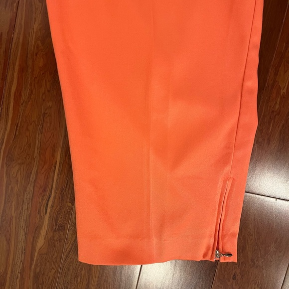 Bette & Court Capris - Picture 3 of 5